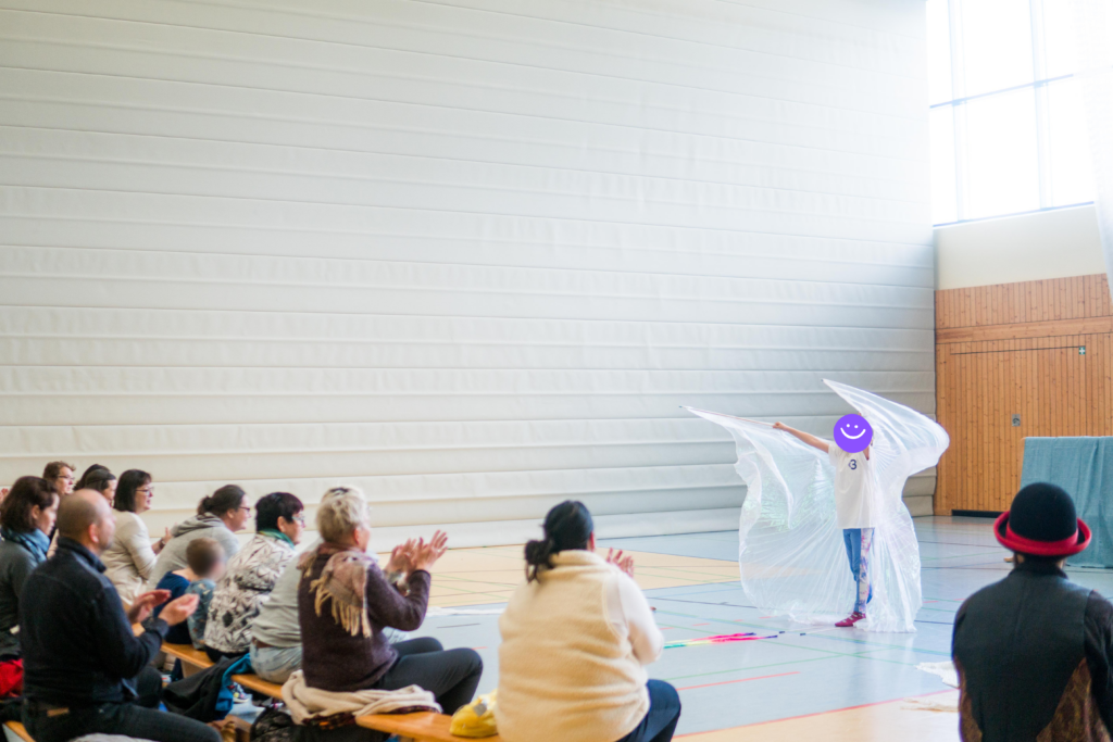Szene aus einem zirkuspädagogischen Projekt