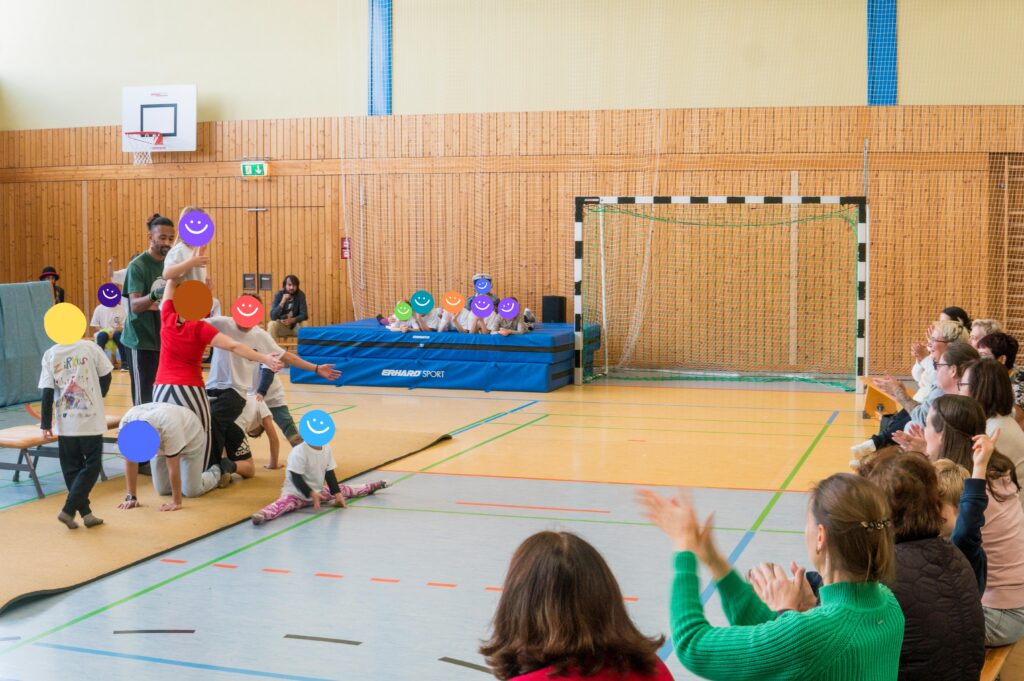 Szene aus einem zirkuspädagogischen Projekt