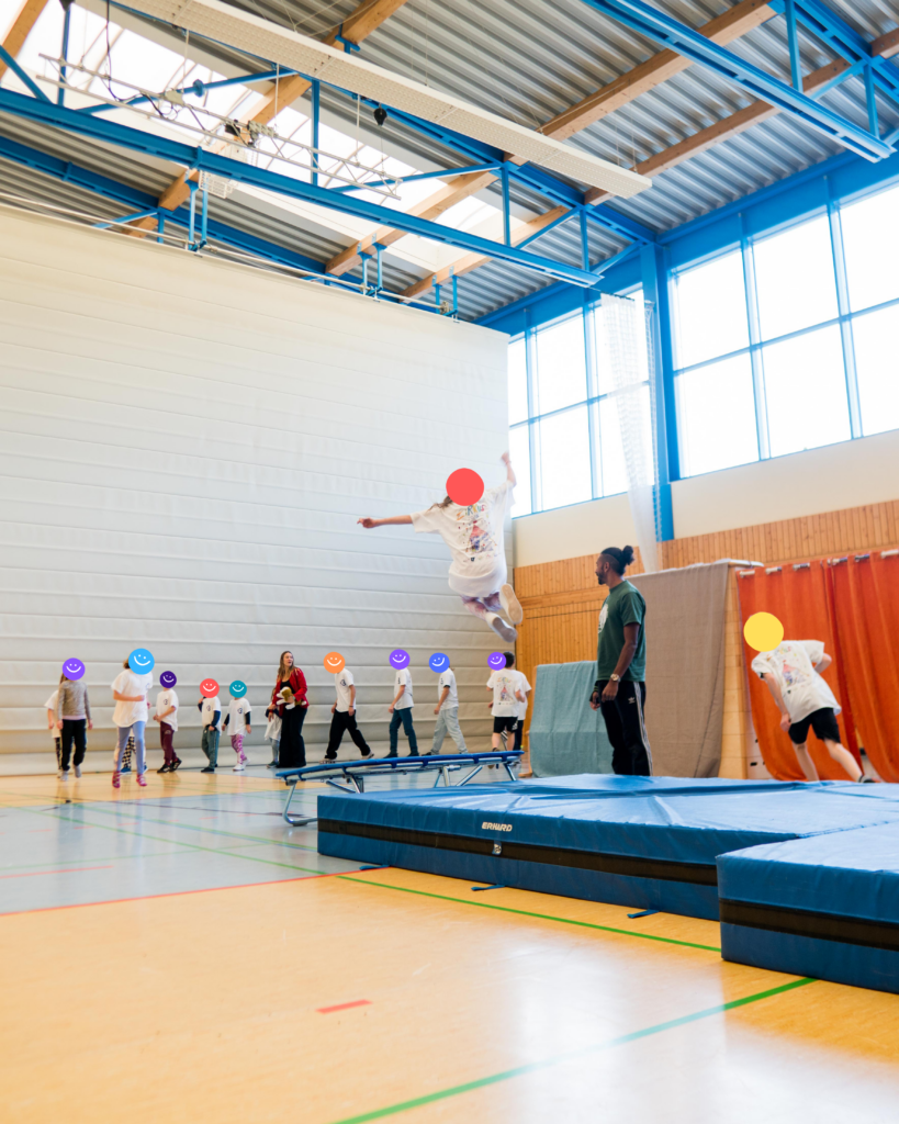 Szene aus einem zirkuspädagogischen Projekt